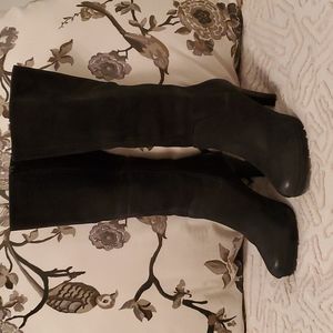 SUEDE HANDMADE dressy heeled boots. ARNOLD CHURGIN. 9. Black.